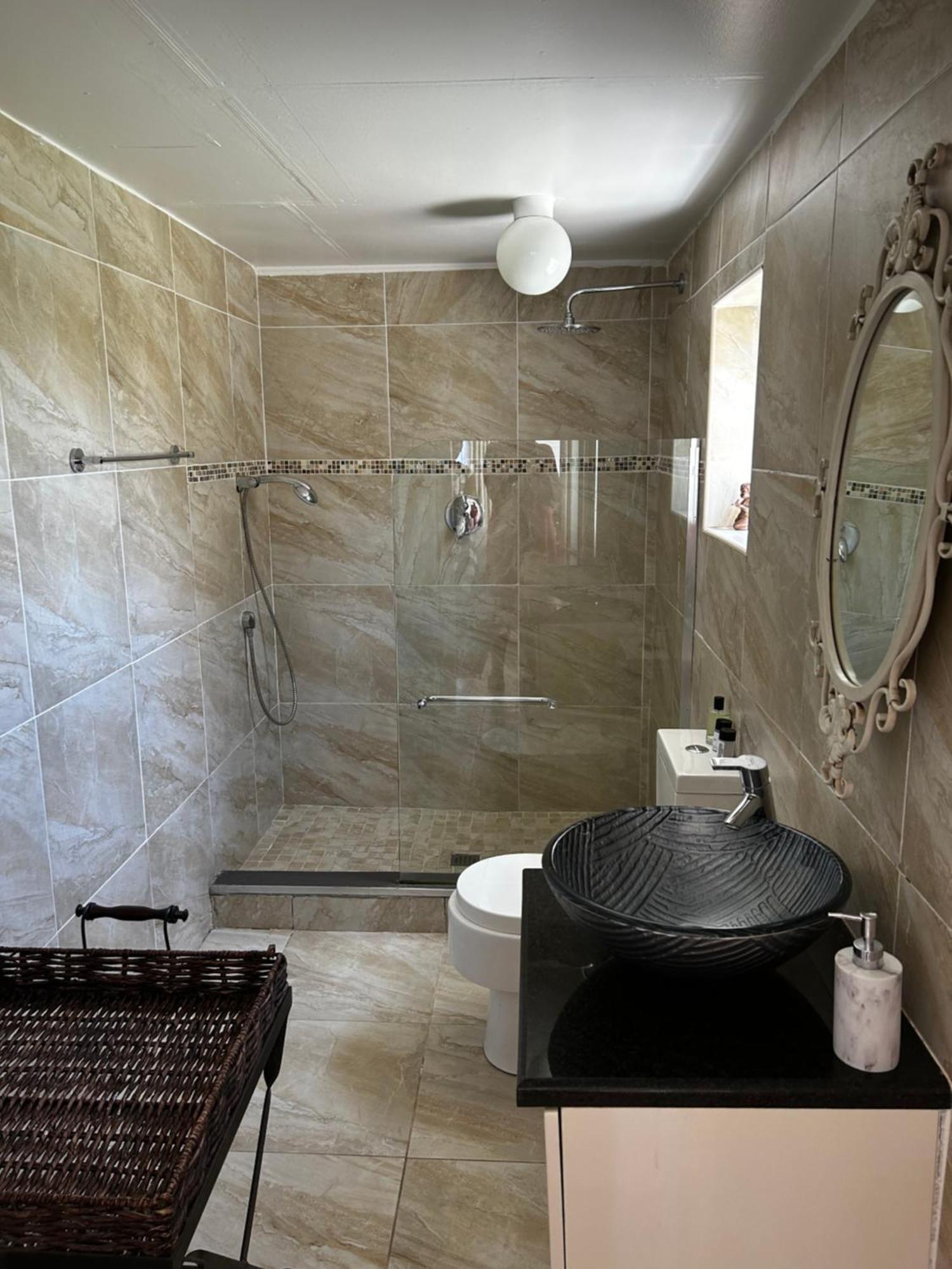 De La Fontaine Guest Cottage And Pool View Luxury Suite เพลตเตนเบิร์กเบย์ ภายนอก รูปภาพ